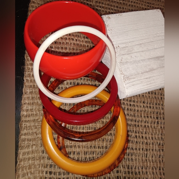 Lot of Vintage Bakelite Bangle Bracelets - Picture 2 of 3